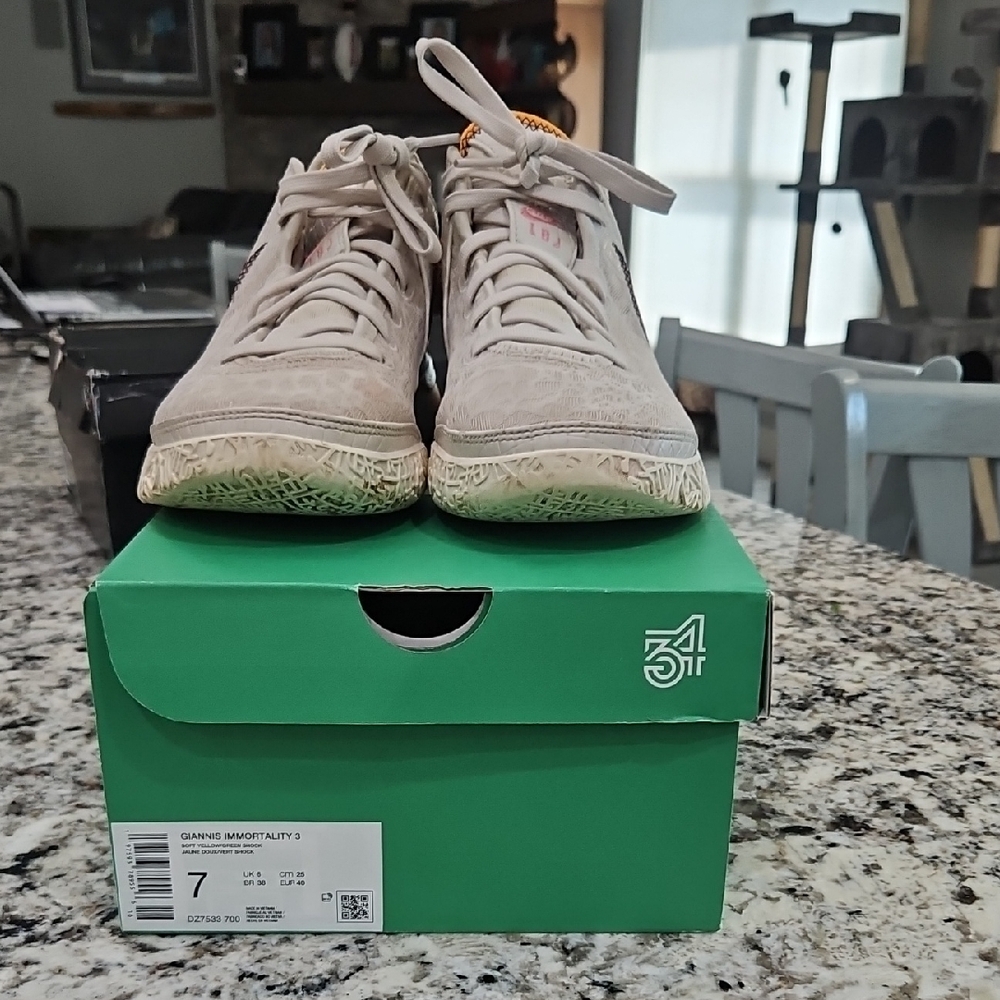 Nike Giannis Basketball Shoes